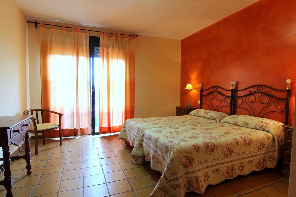 Hotel Rural Hojaranzos Tejeda Del Tietar Ngoại thất bức ảnh